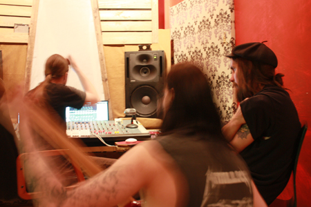 Suamenlejjona Redhouse-studiossa 2012